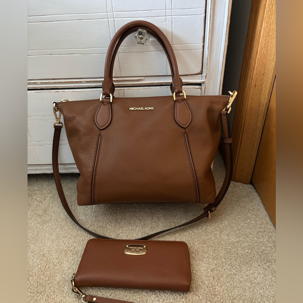 ***SOLD*** Michael Kors Lenox Satchel with matching wallet